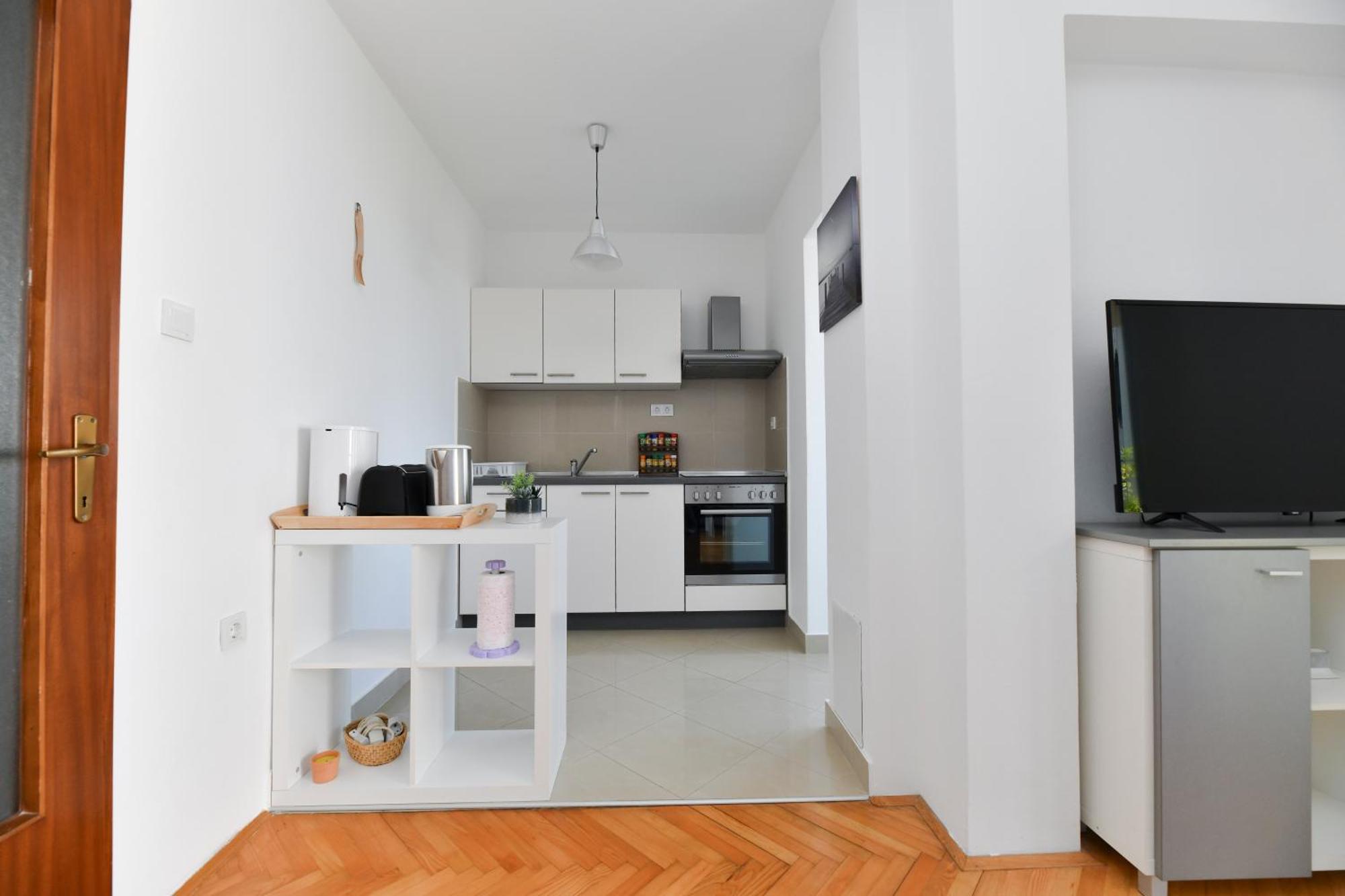 זאדאר Apartman Punta Sole מראה חיצוני תמונה